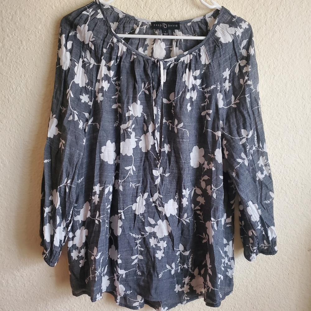 Fred David blue floral blouse with tie front and 3/4 sleeves. L Casual Mature  G